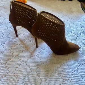 Zara Basic ankle booties size 38 camel